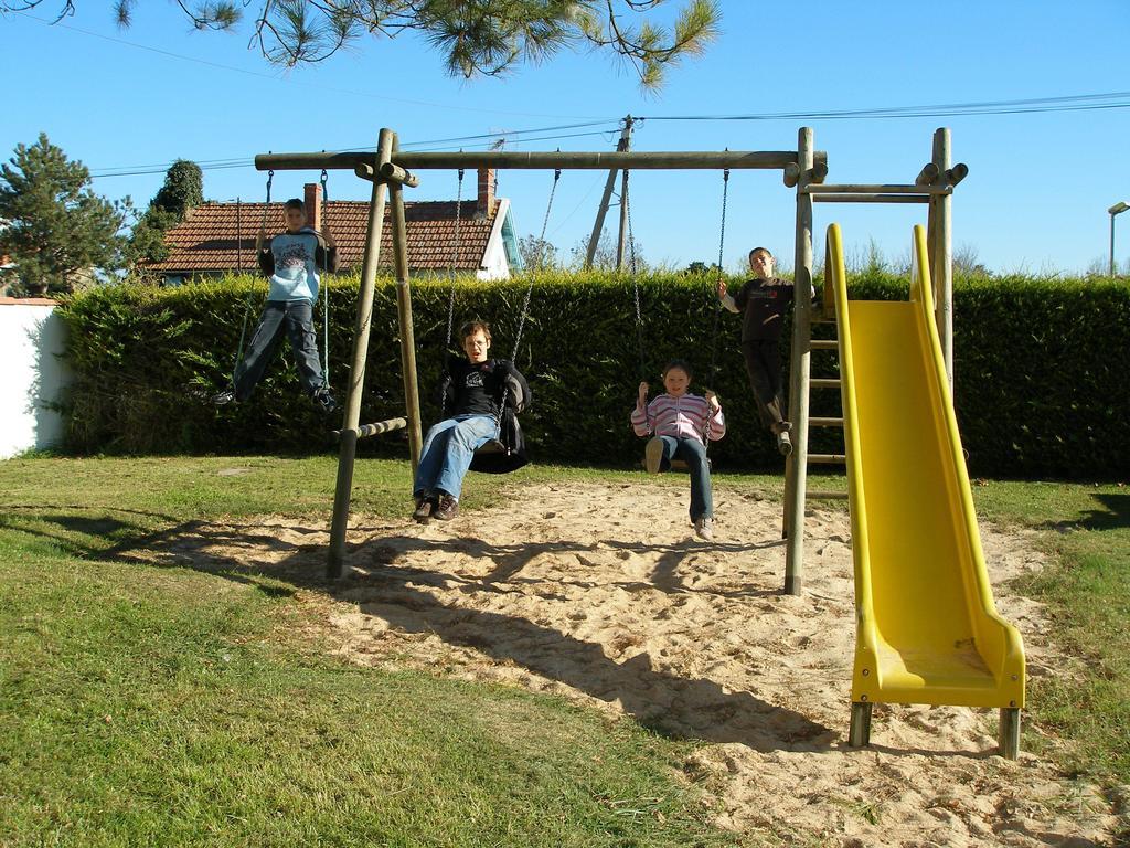 Team Holiday - Camping Du Petit Pont Arvert Exterior photo